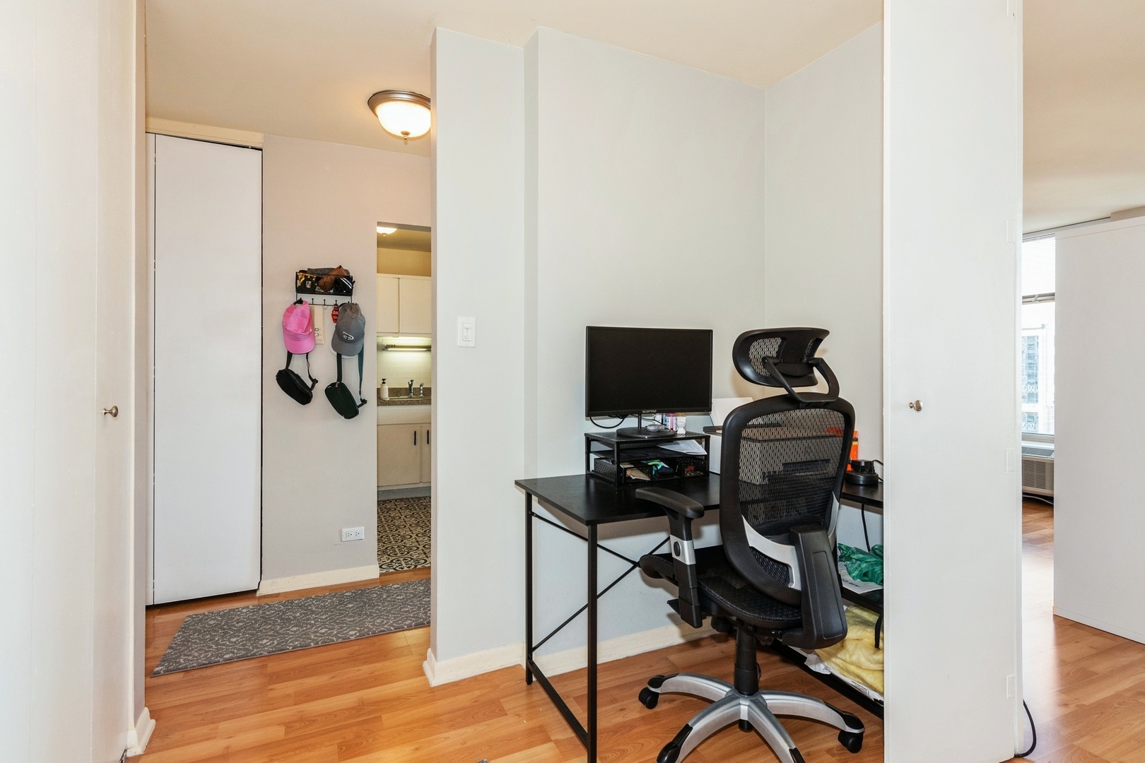 111 E Chestnut Street Unit: 22D