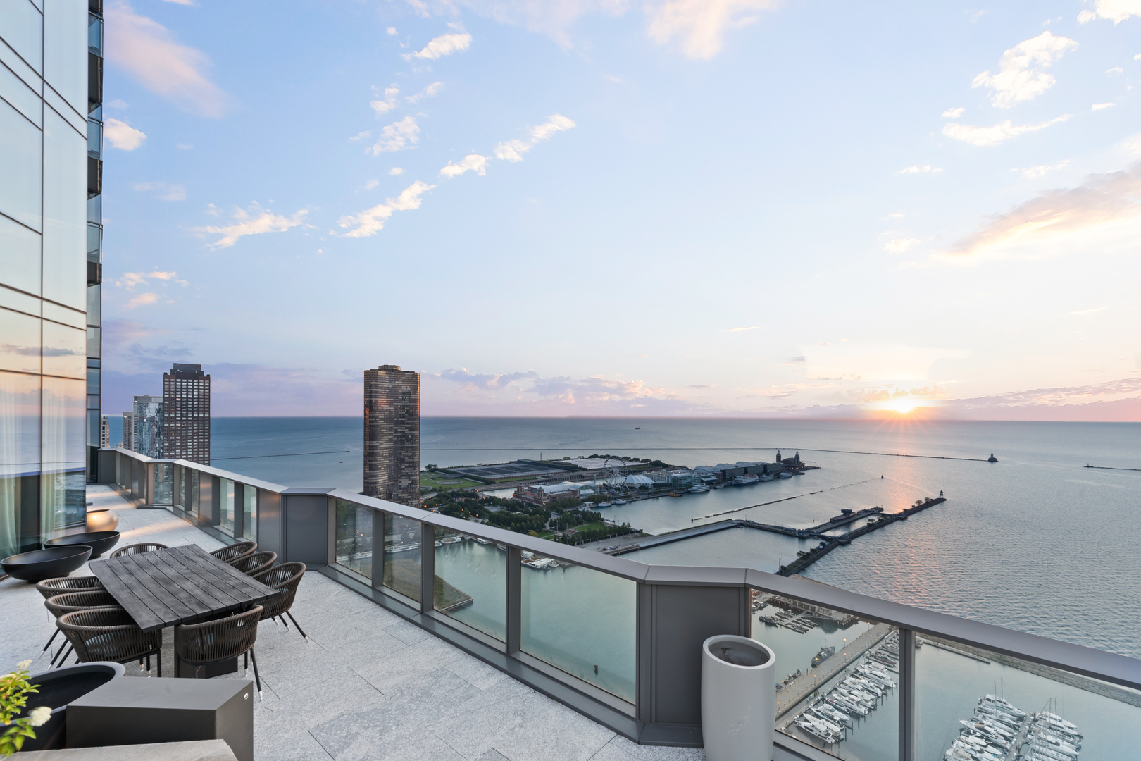 211 N Harbor Drive Unit: 1401