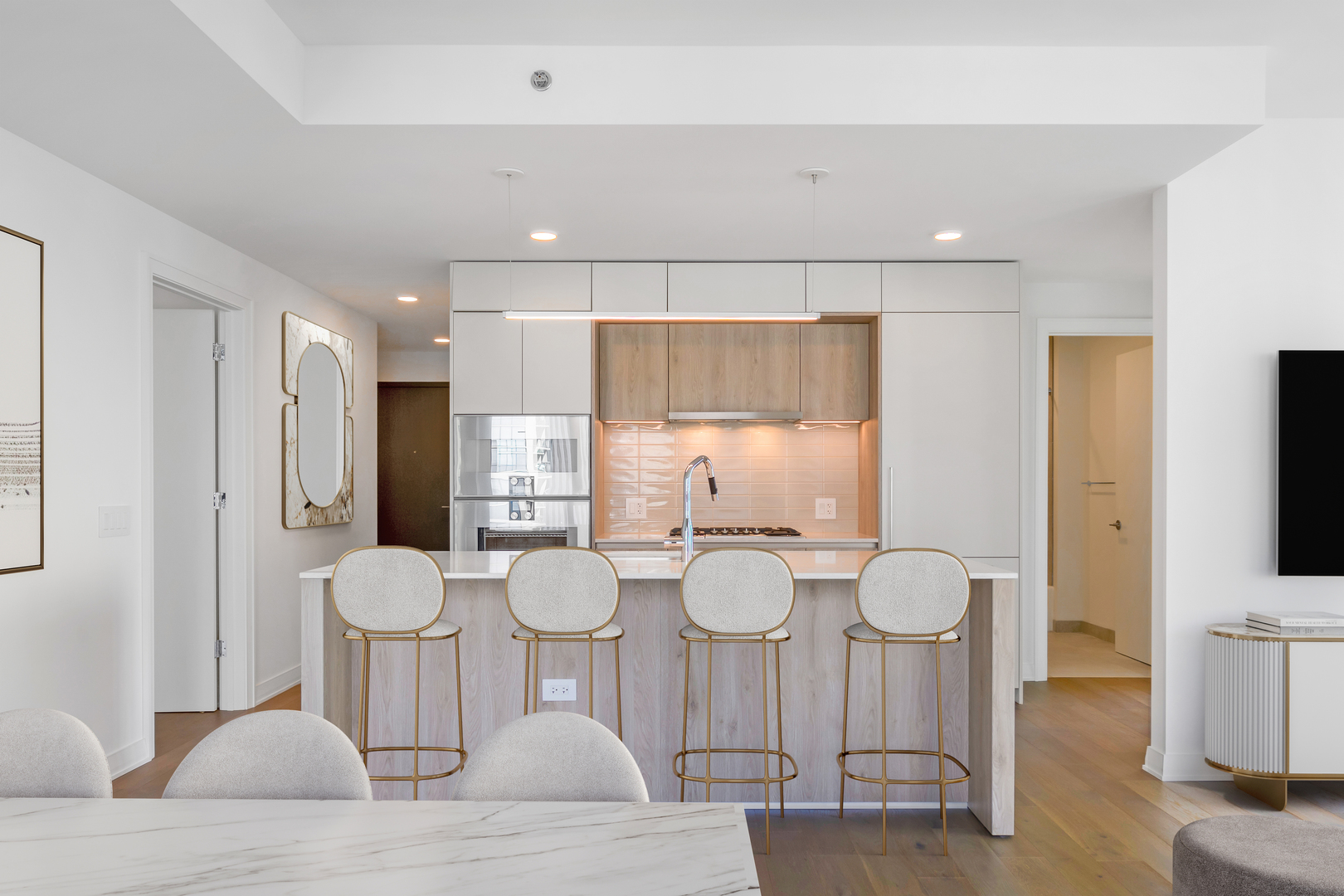 211 N Harbor Drive Unit: 1401