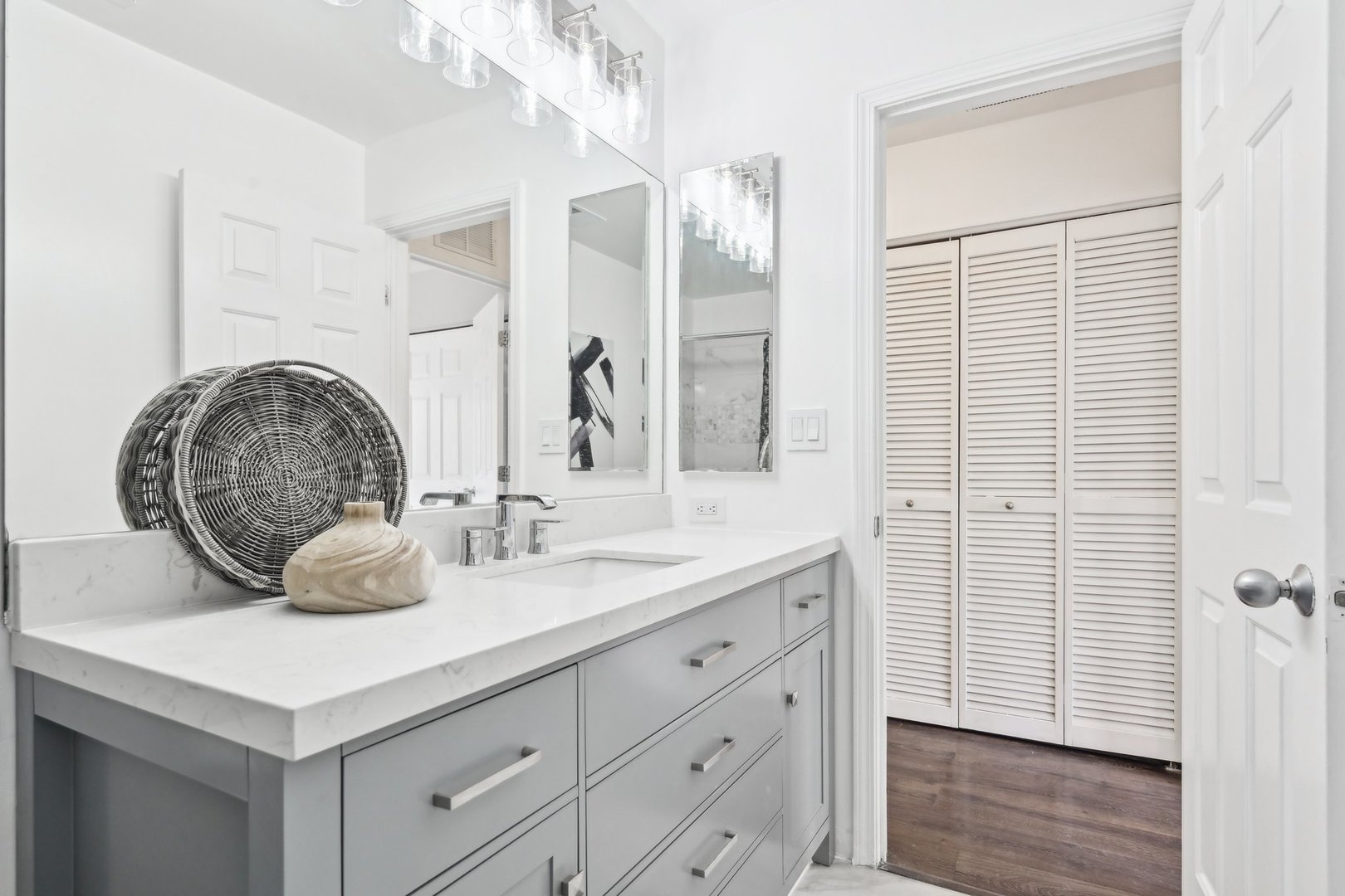 649 W Division Street Unit: C