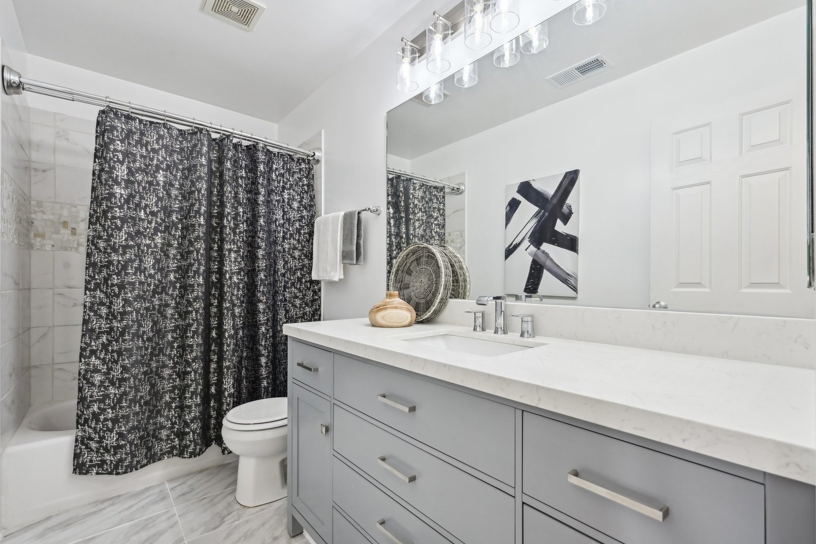 649 W Division Street Unit: C