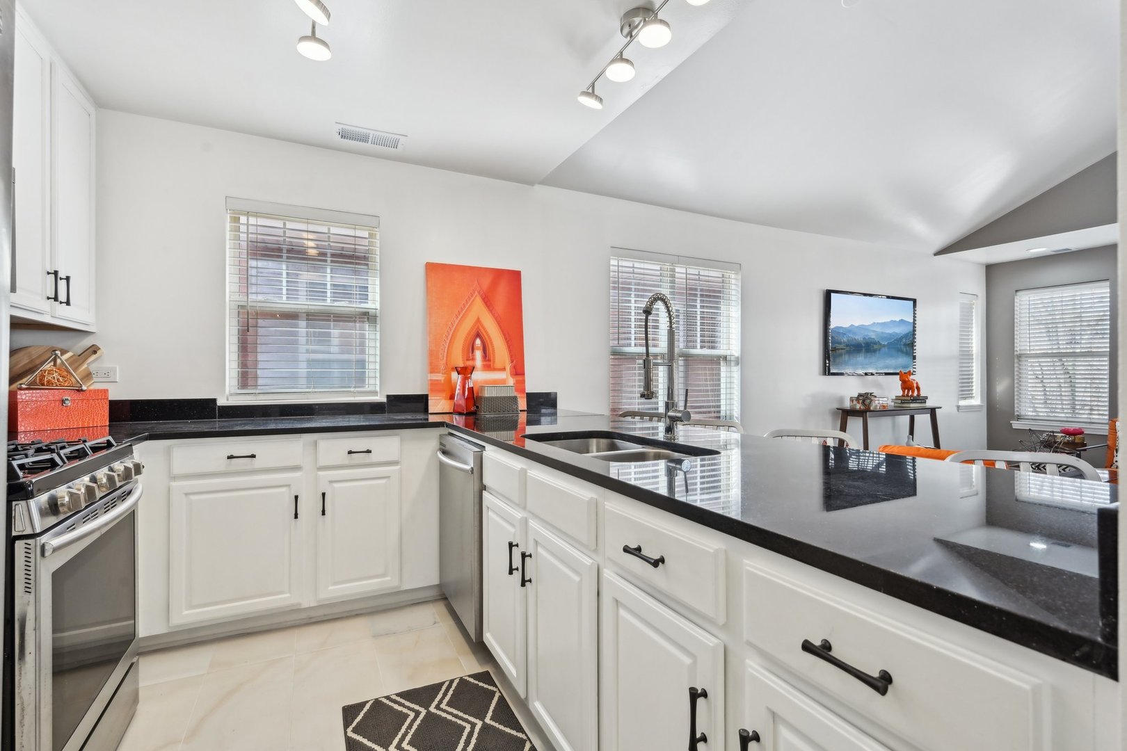 649 W Division Street Unit: C