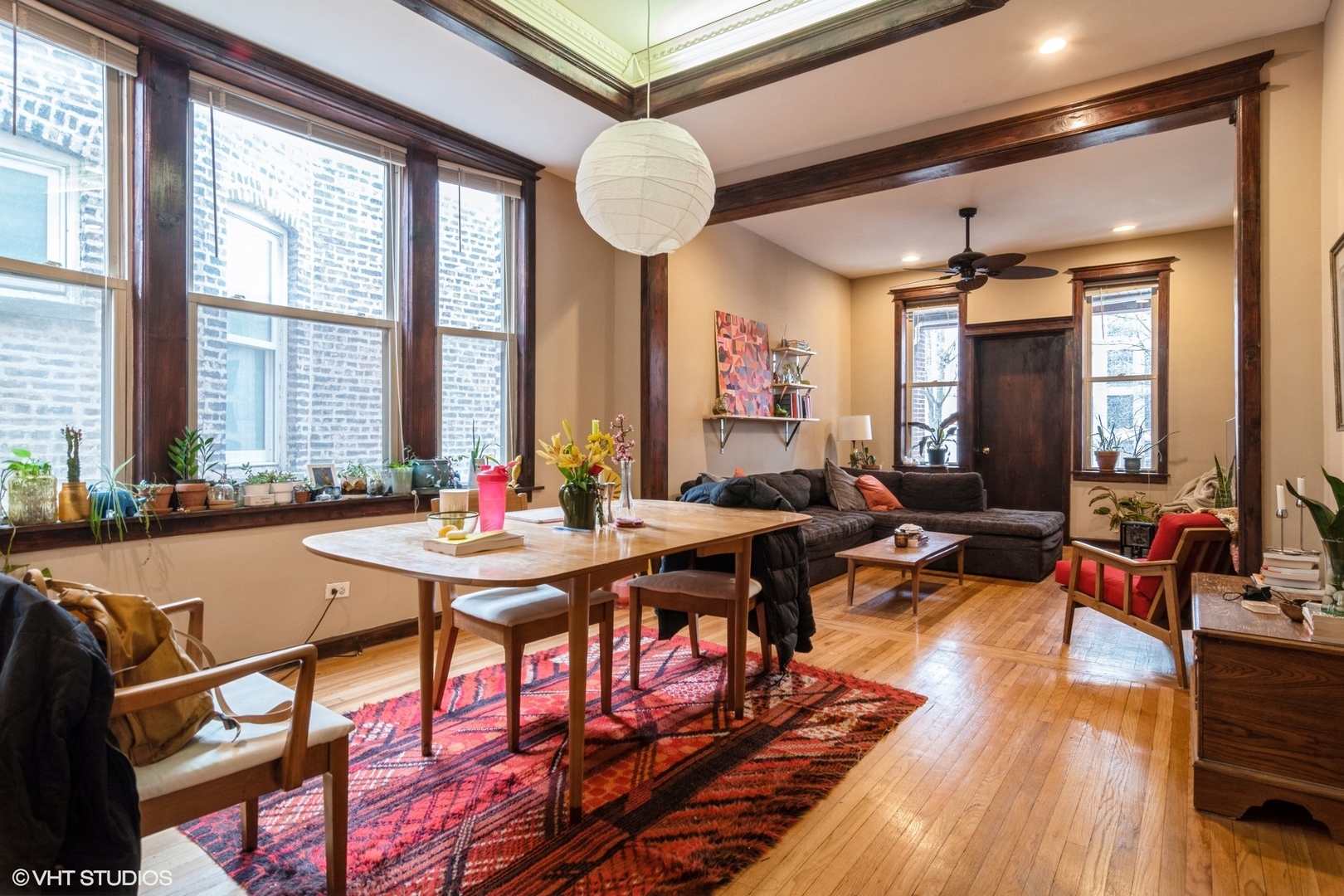 951 N Oakley Boulevard