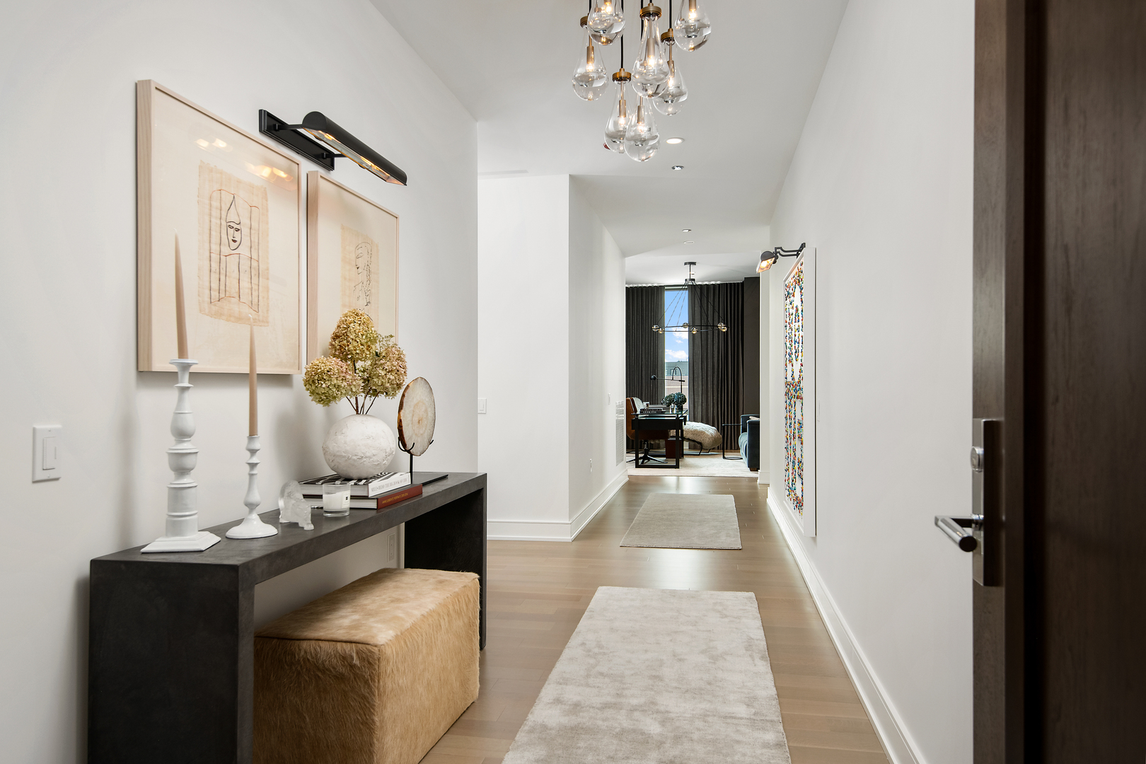 1550 N Clark Street Unit: 703