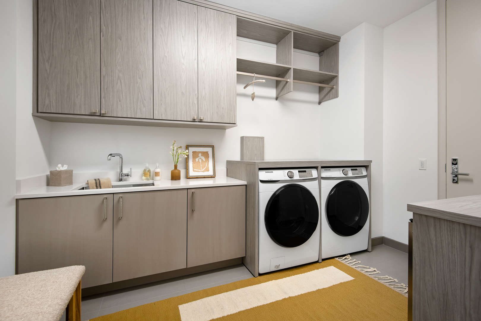 1550 N Clark Street Unit: 703