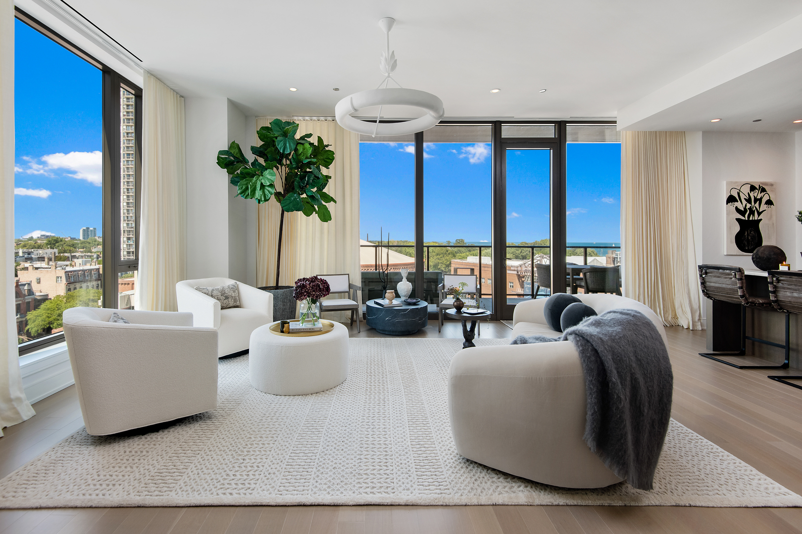 1550 N Clark Street Unit: 703