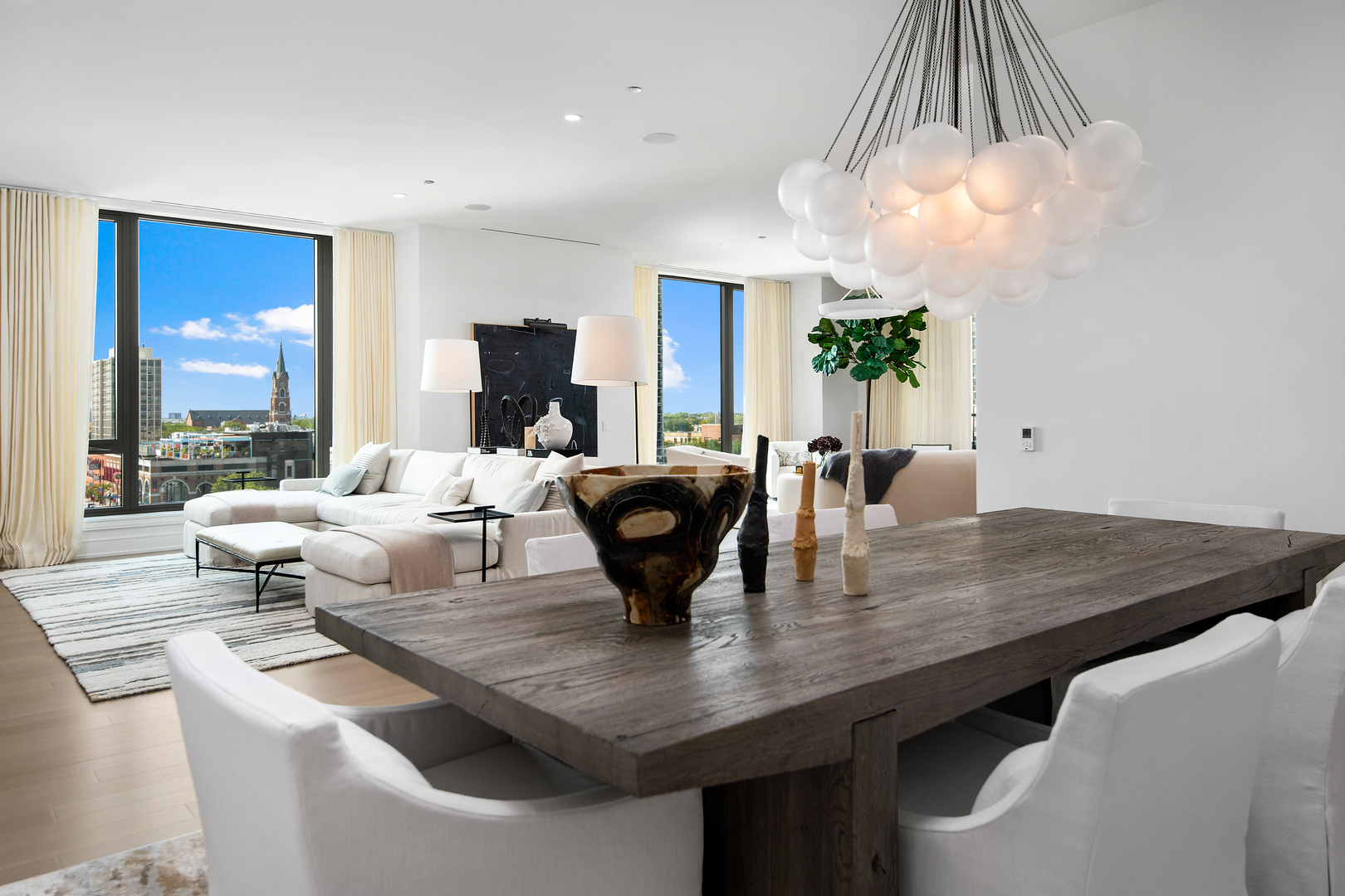 1550 N Clark Street Unit: 703