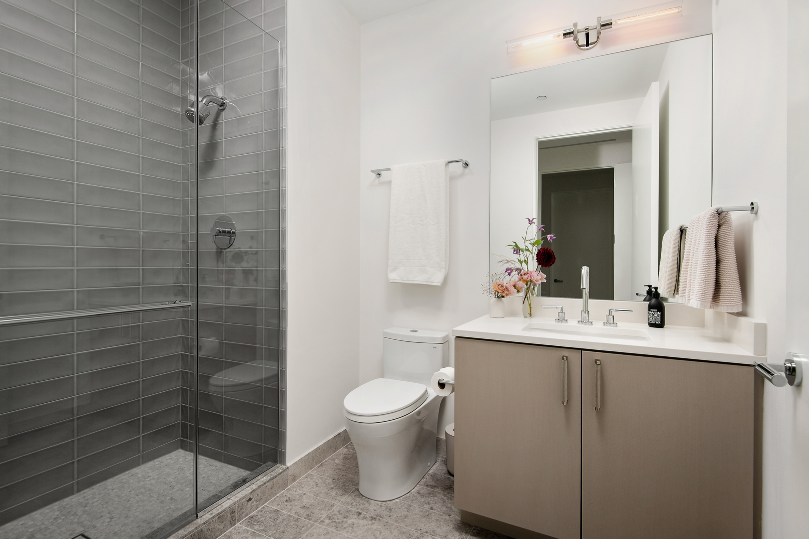 1550 N Clark Street Unit: 703