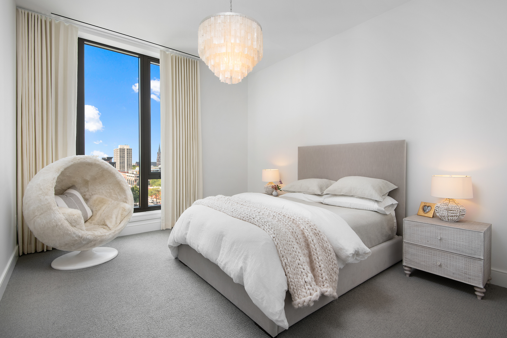 1550 N Clark Street Unit: 703