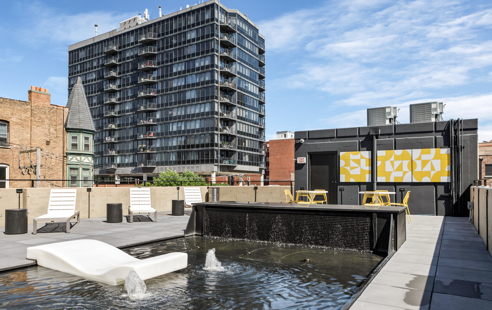 1250 N LaSalle Street Unit: 412
