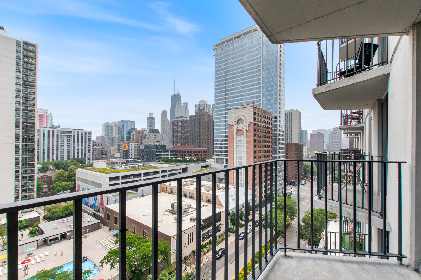 1250 N LaSalle Street Unit: 412