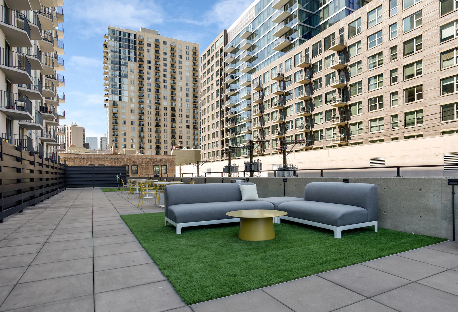 1250 N LaSalle Street Unit: 412