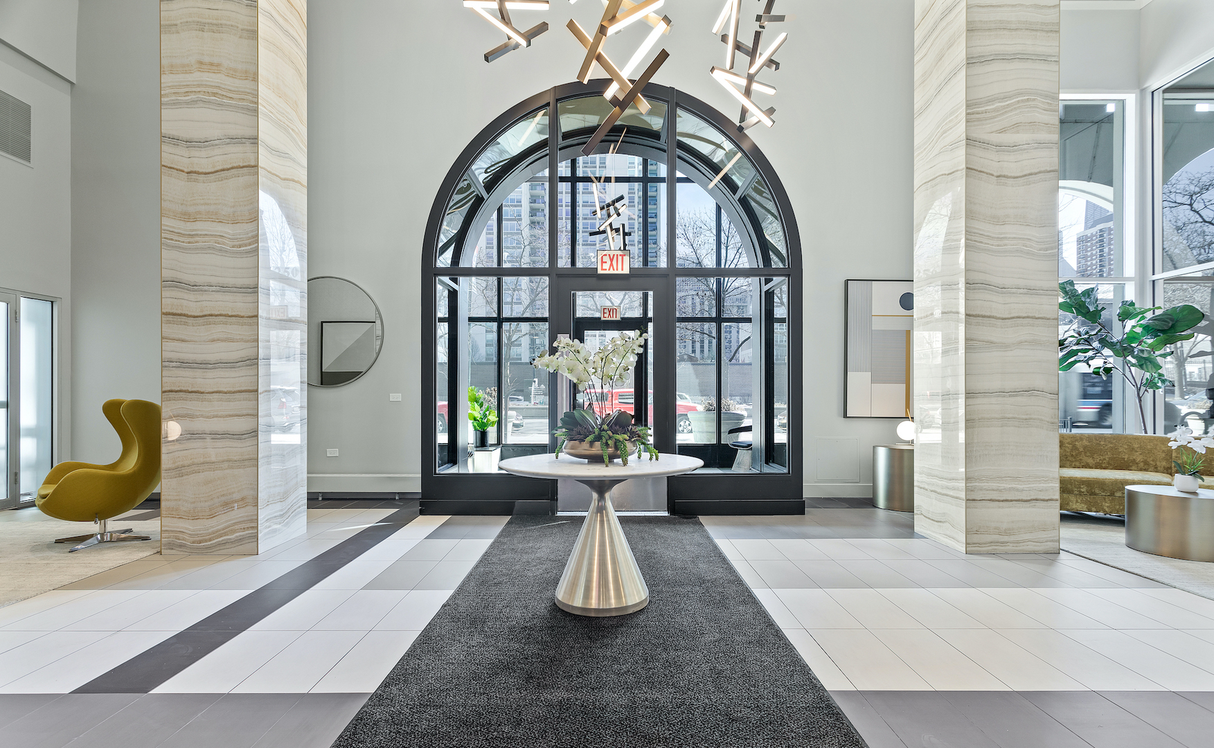 1250 N LaSalle Street Unit: 412