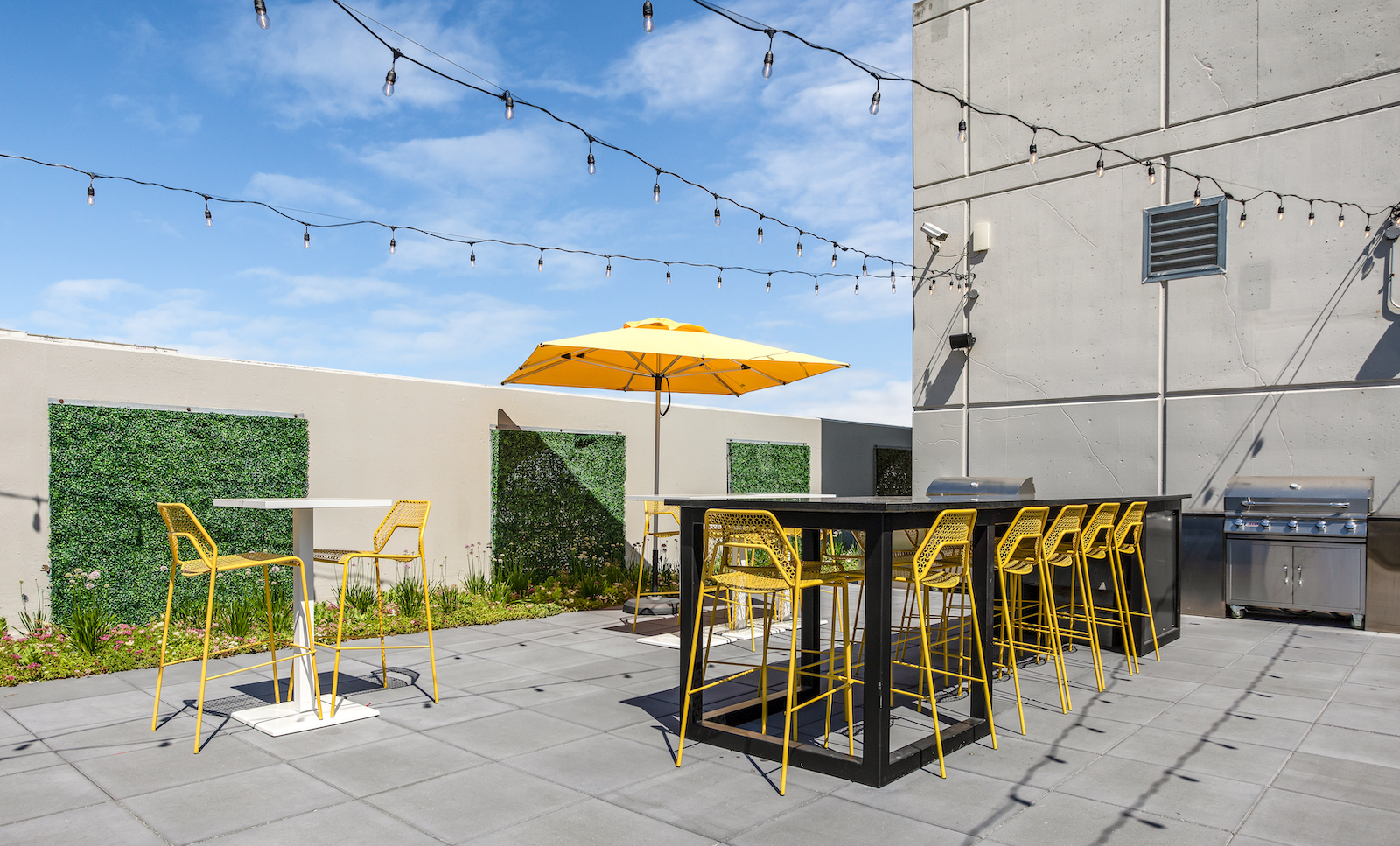 1250 N LaSalle Street Unit: 412