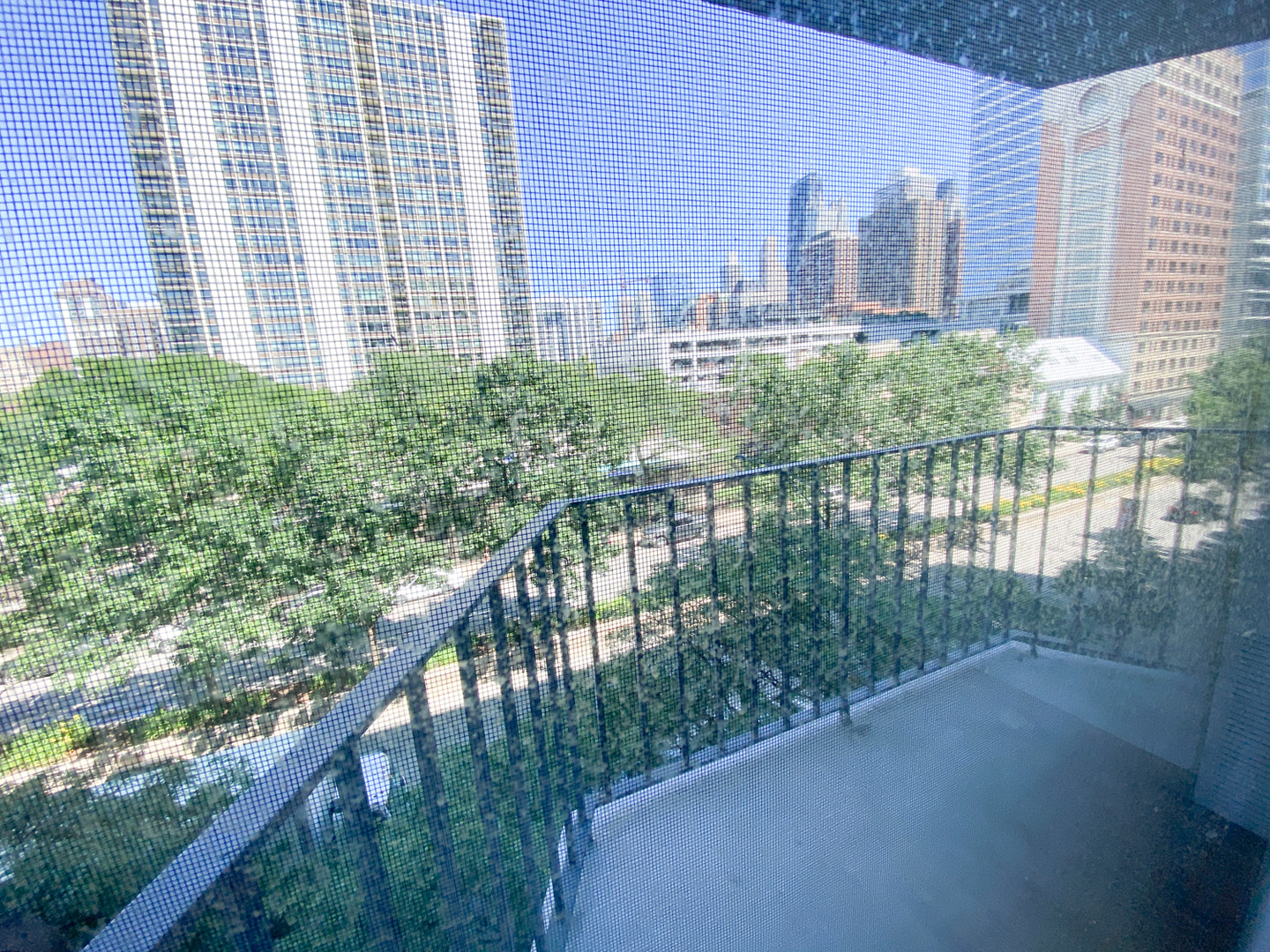 1250 N LaSalle Street Unit: 412