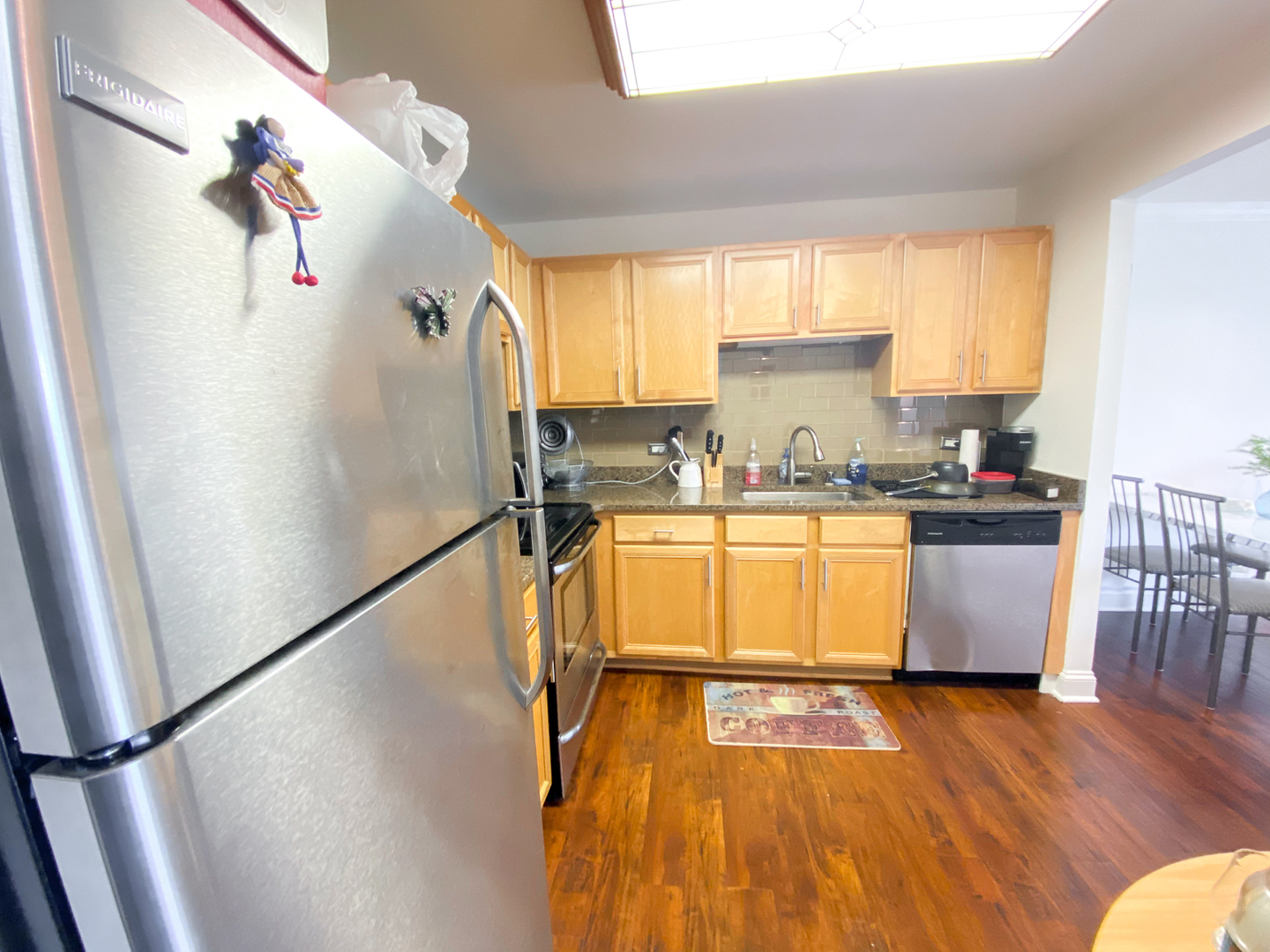 1250 N LaSalle Street Unit: 412