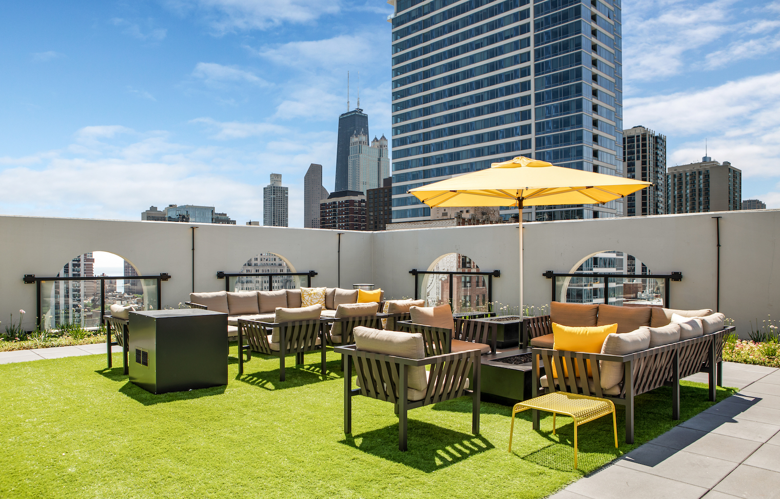 1250 N LaSalle Street Unit: 412