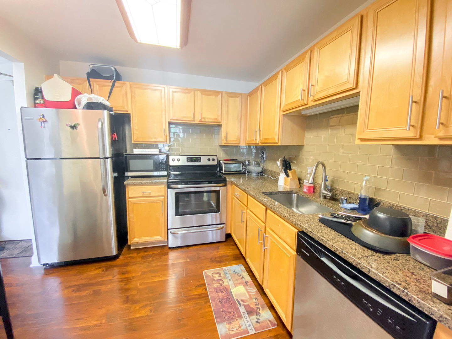 1250 N LaSalle Street Unit: 412