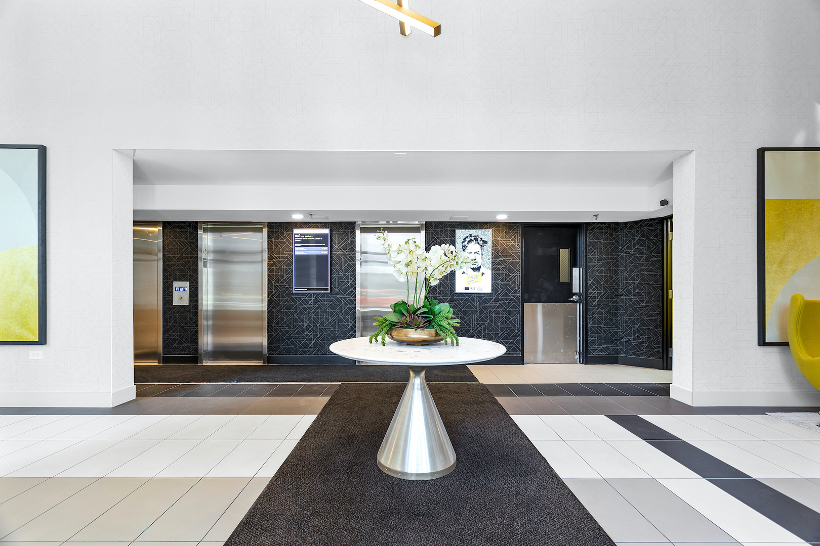 1250 N LaSalle Street Unit: 412