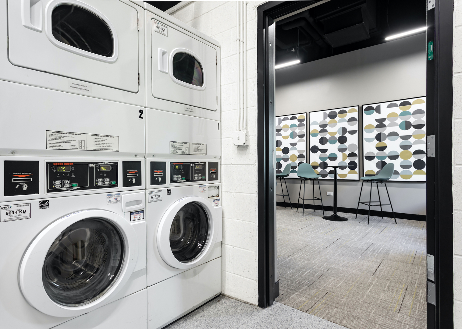 1250 N LaSalle Street Unit: 412