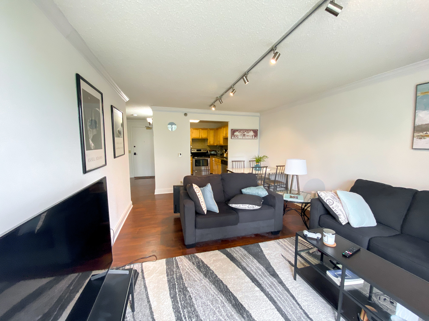 1250 N LaSalle Street Unit: 412