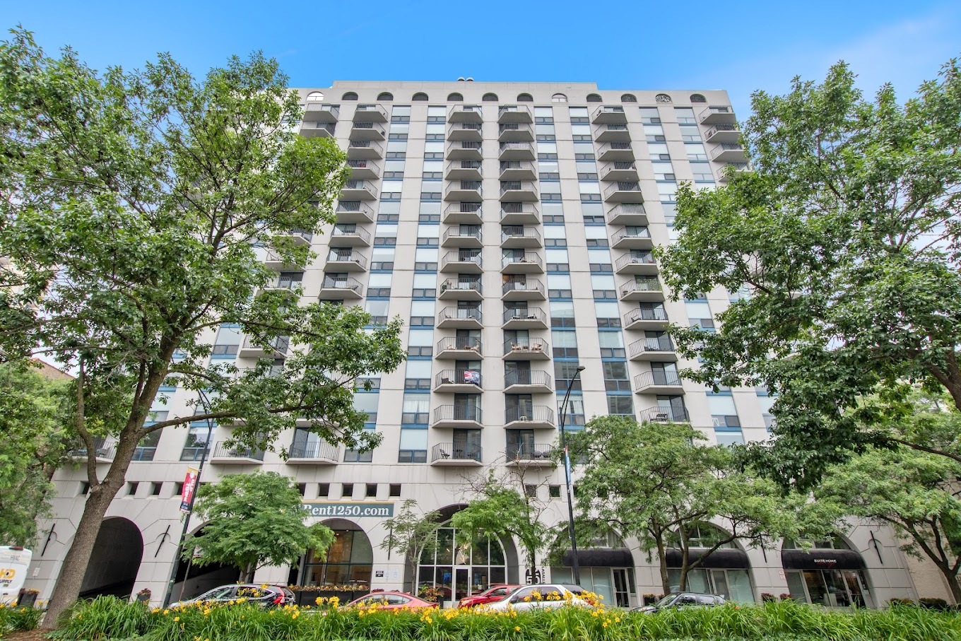 1250 N LaSalle Street Unit: 412