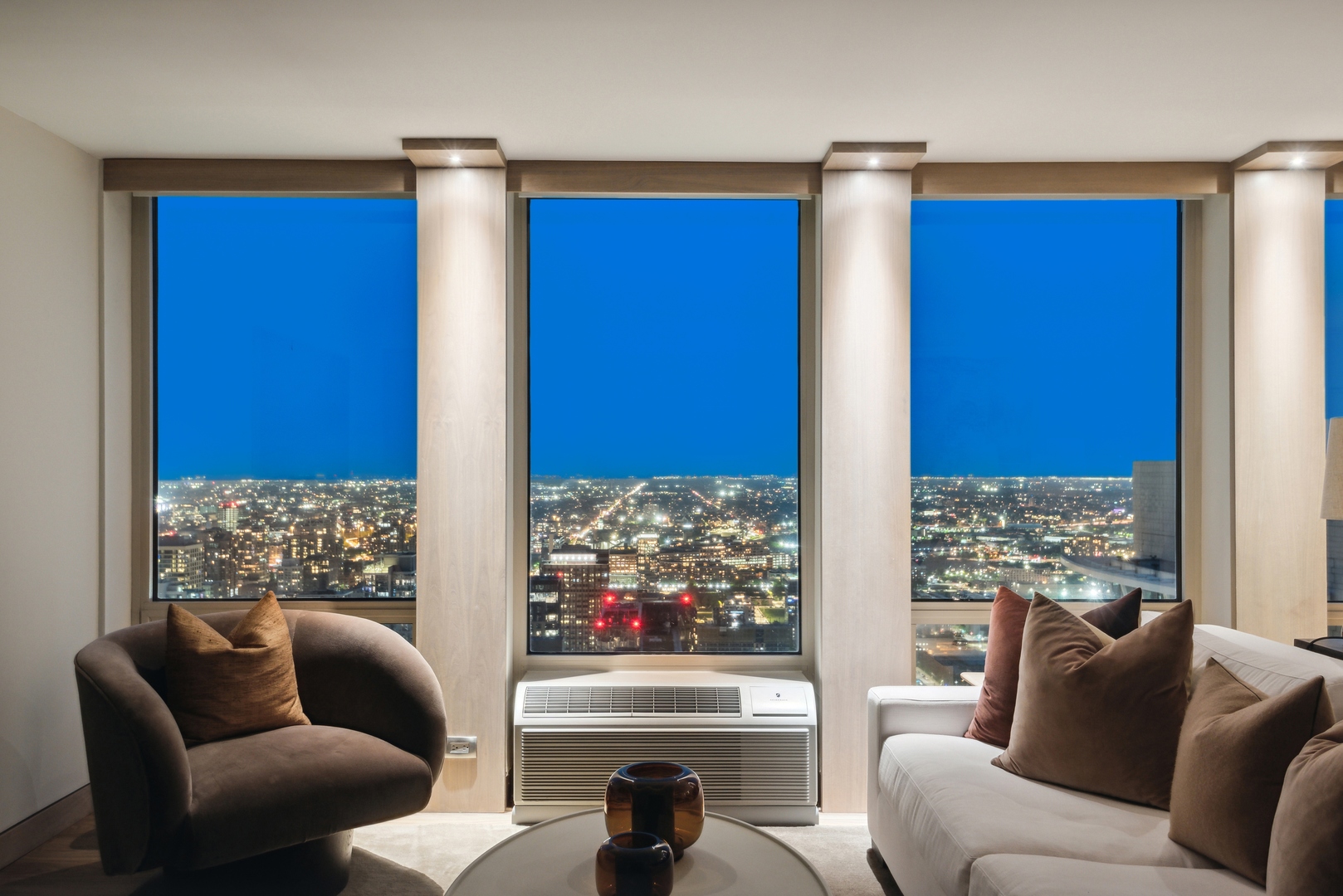 111 E Chestnut Street Unit: 56AB