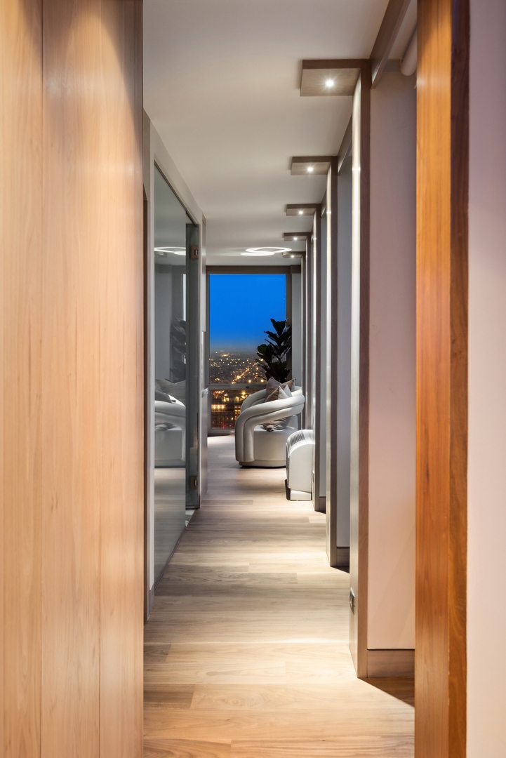 111 E Chestnut Street Unit: 56AB