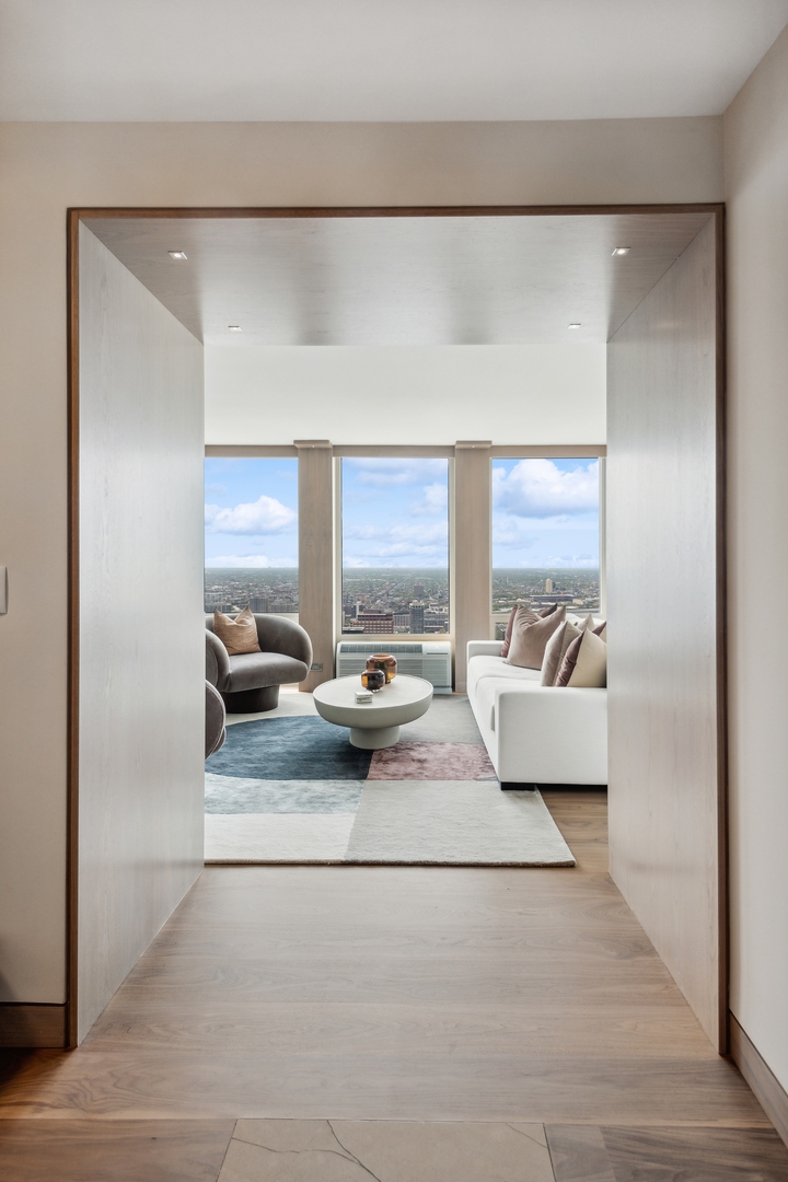 111 E Chestnut Street Unit: 56AB