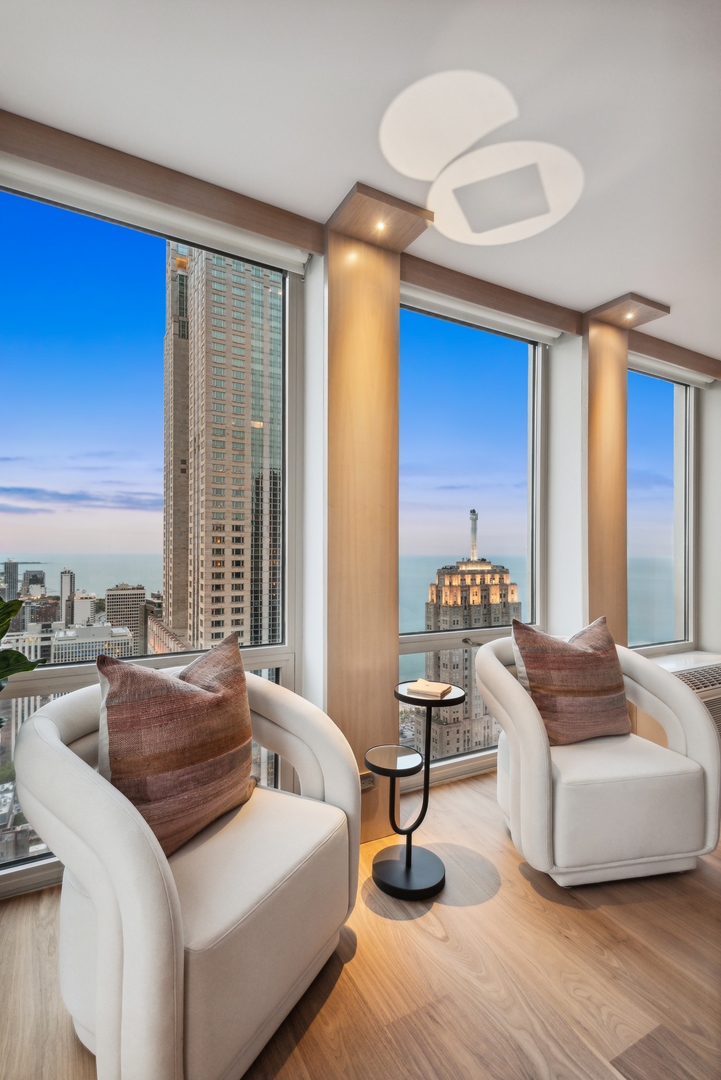 111 E Chestnut Street Unit: 56AB