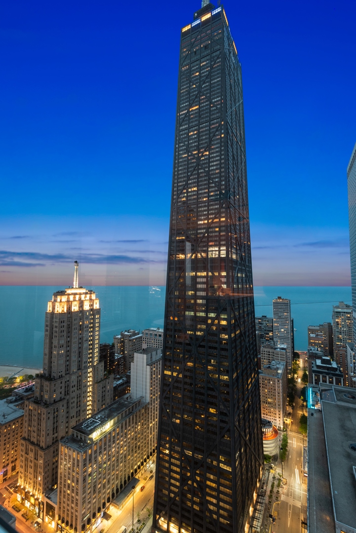 111 E Chestnut Street Unit: 56AB