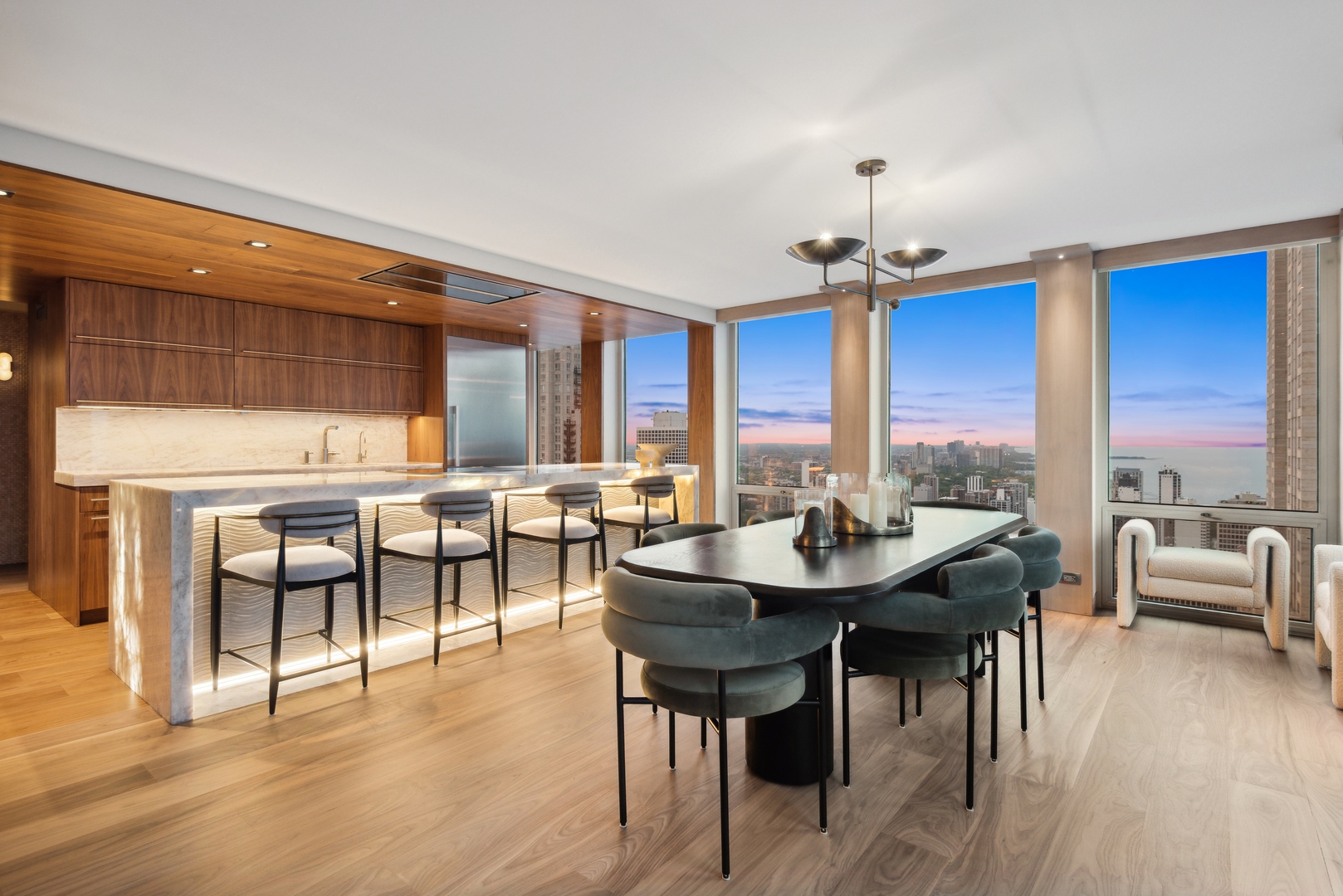 111 E Chestnut Street Unit: 56AB