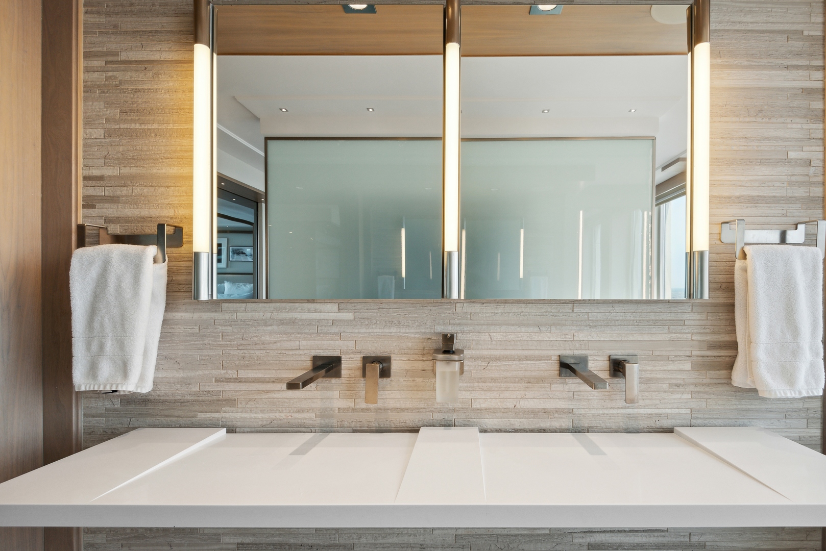 111 E Chestnut Street Unit: 56AB