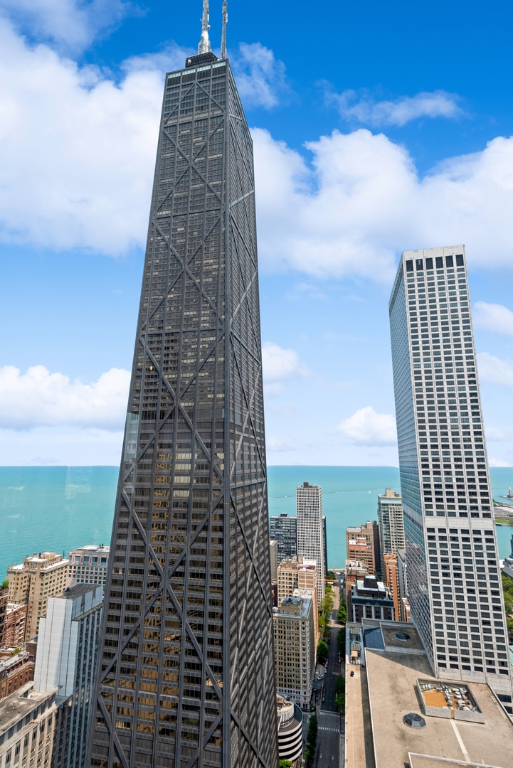 111 E Chestnut Street Unit: 56AB