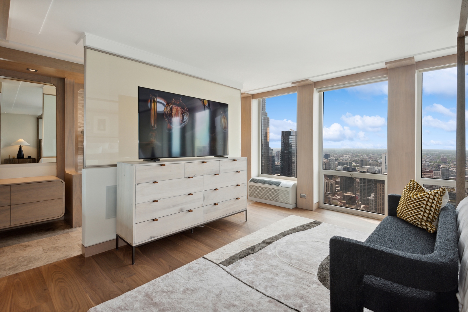 111 E Chestnut Street Unit: 56AB