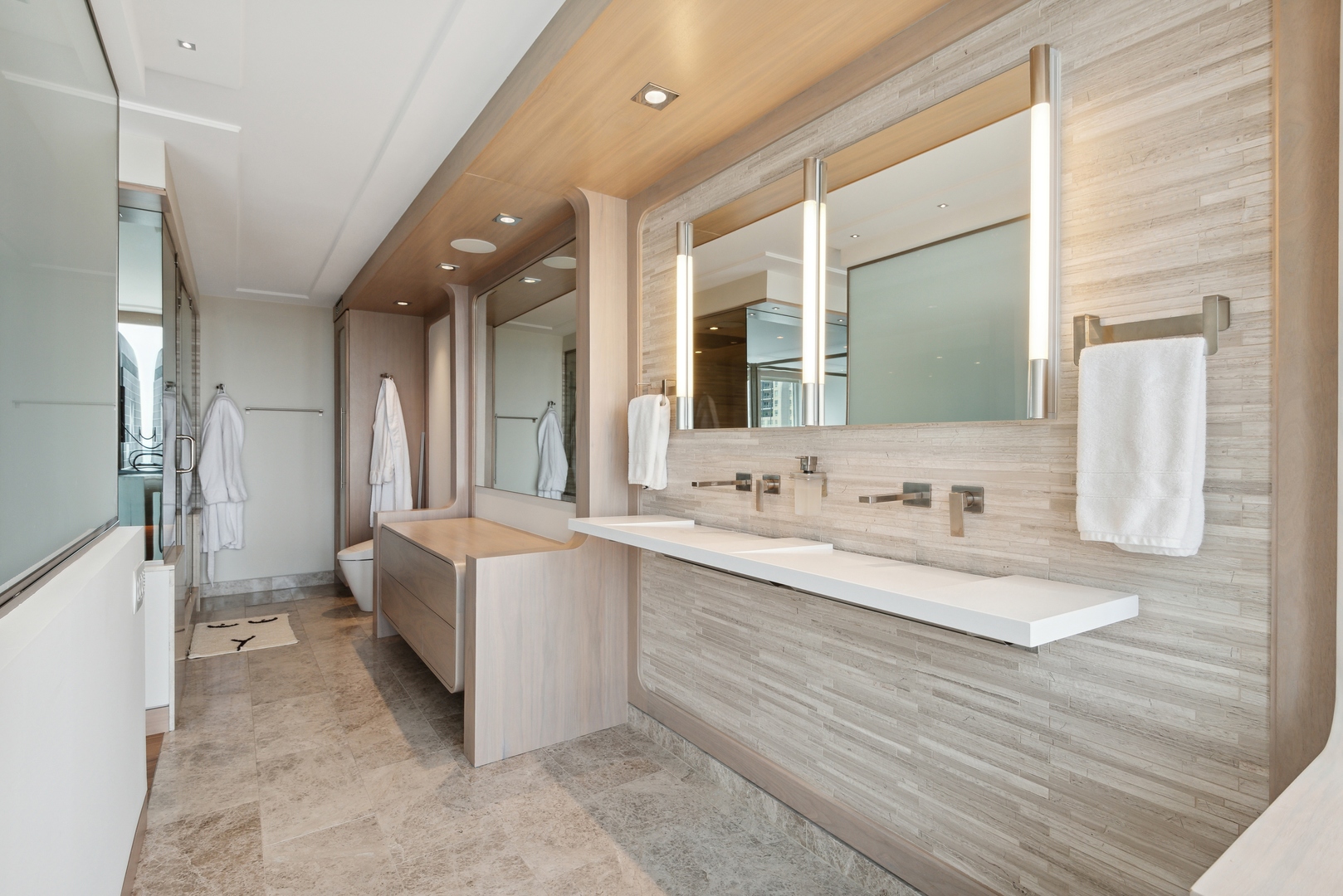 111 E Chestnut Street Unit: 56AB