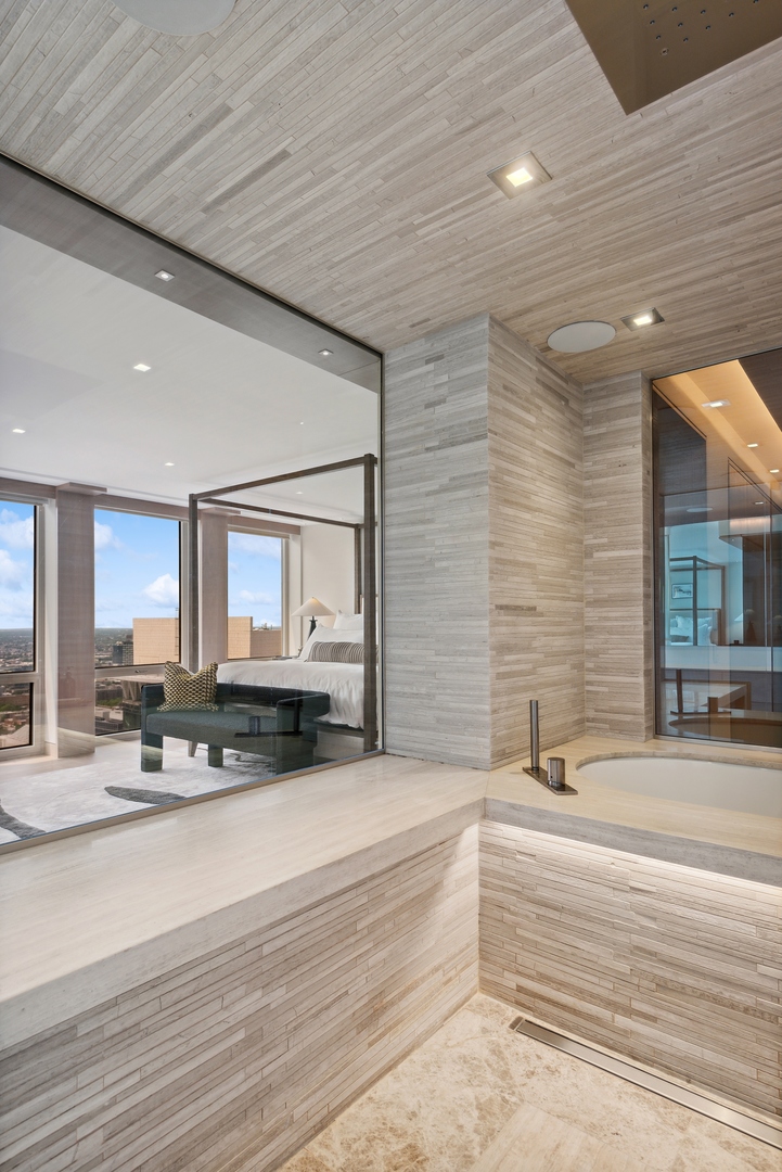 111 E Chestnut Street Unit: 56AB