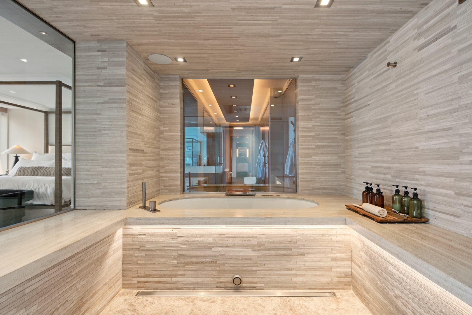 111 E Chestnut Street Unit: 56AB