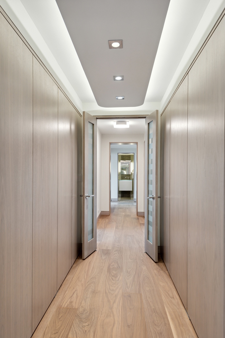 111 E Chestnut Street Unit: 56AB