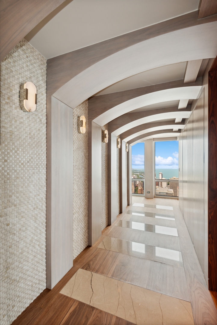 111 E Chestnut Street Unit: 56AB