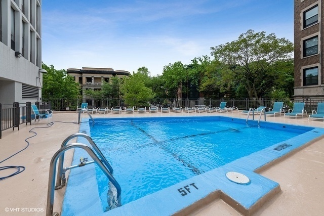 444 W Fullerton Parkway Unit: 1809