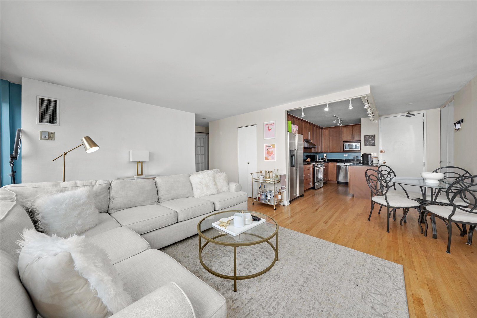 444 W Fullerton Parkway Unit: 1809