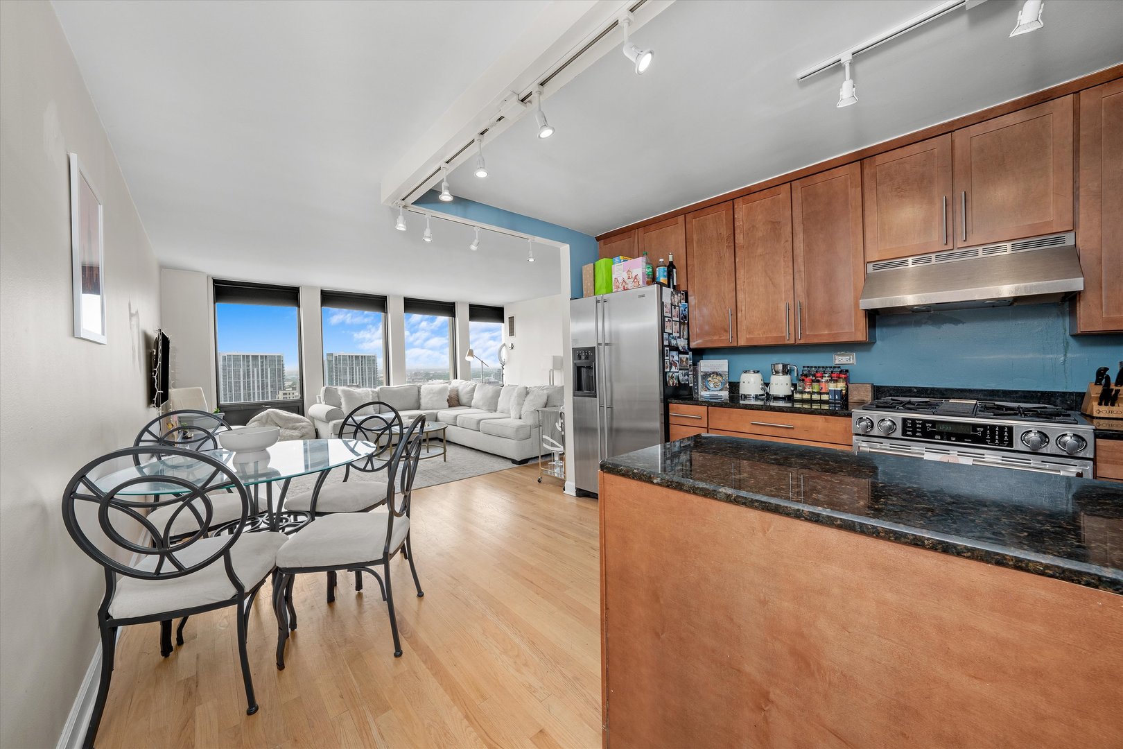 444 W Fullerton Parkway Unit: 1809