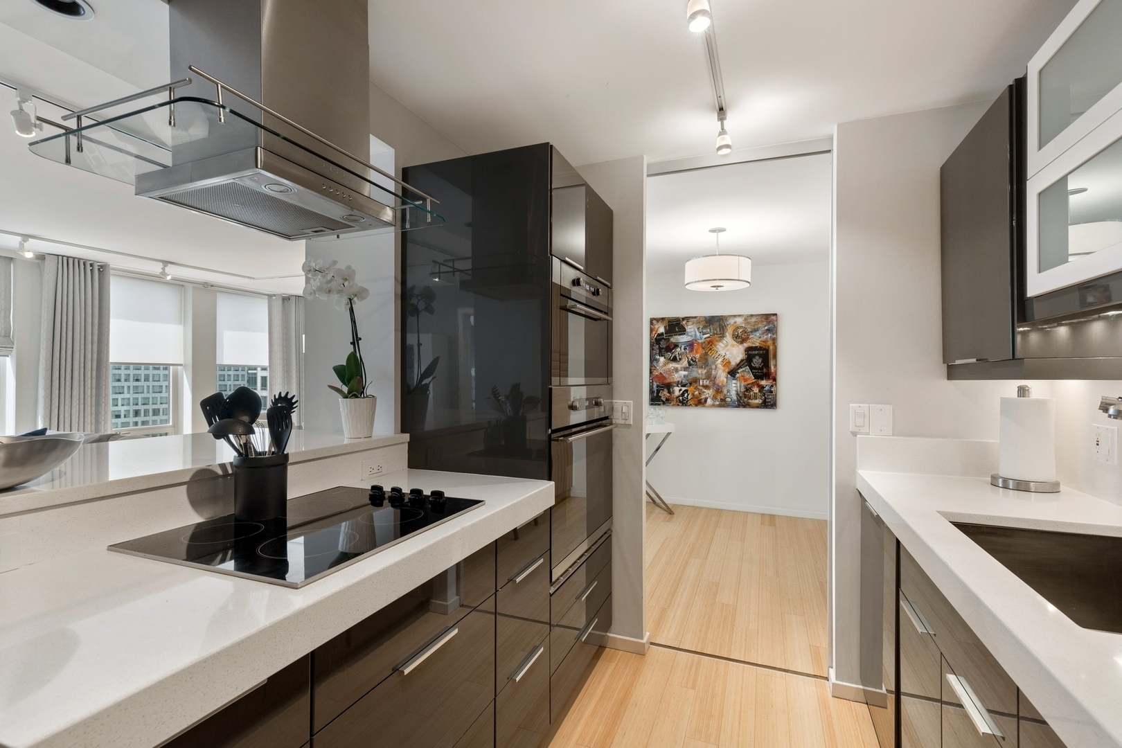 111 E Chestnut Street Unit: 17G