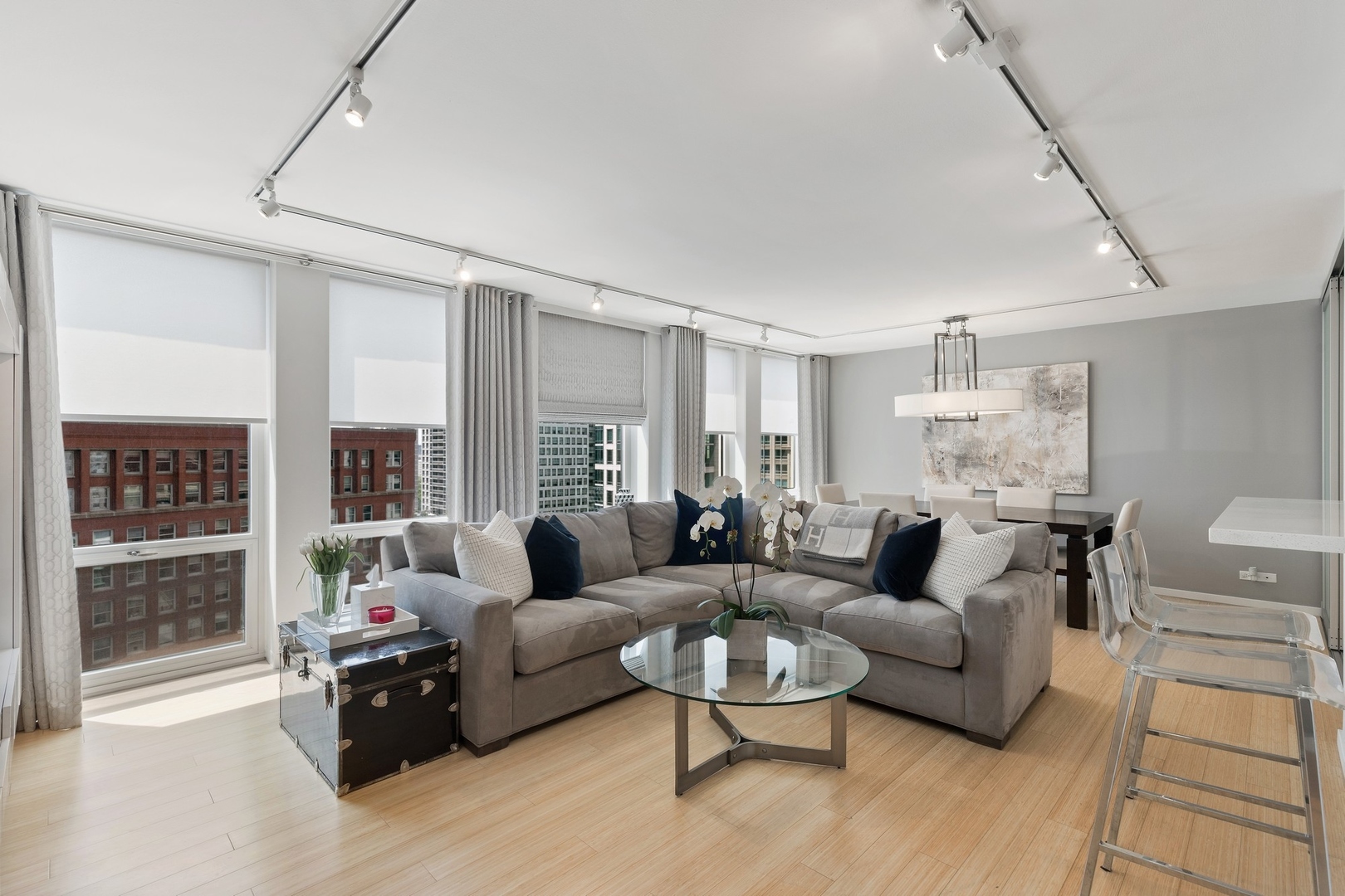 111 E Chestnut Street Unit: 17G