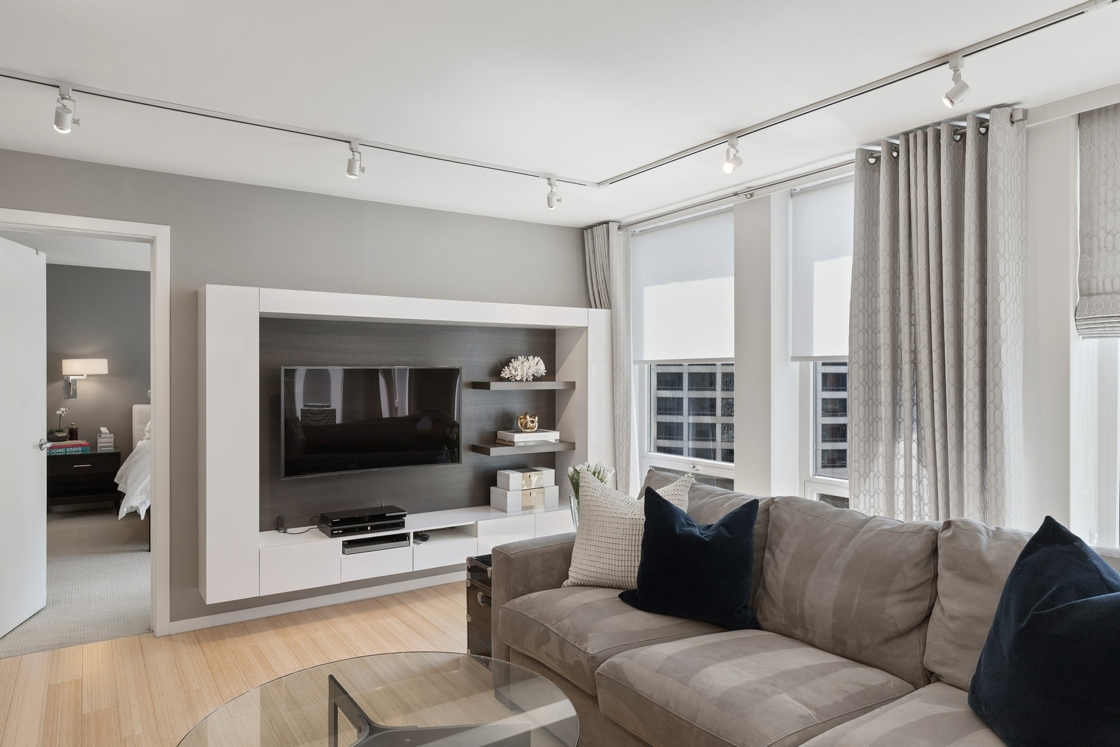 111 E Chestnut Street Unit: 17G