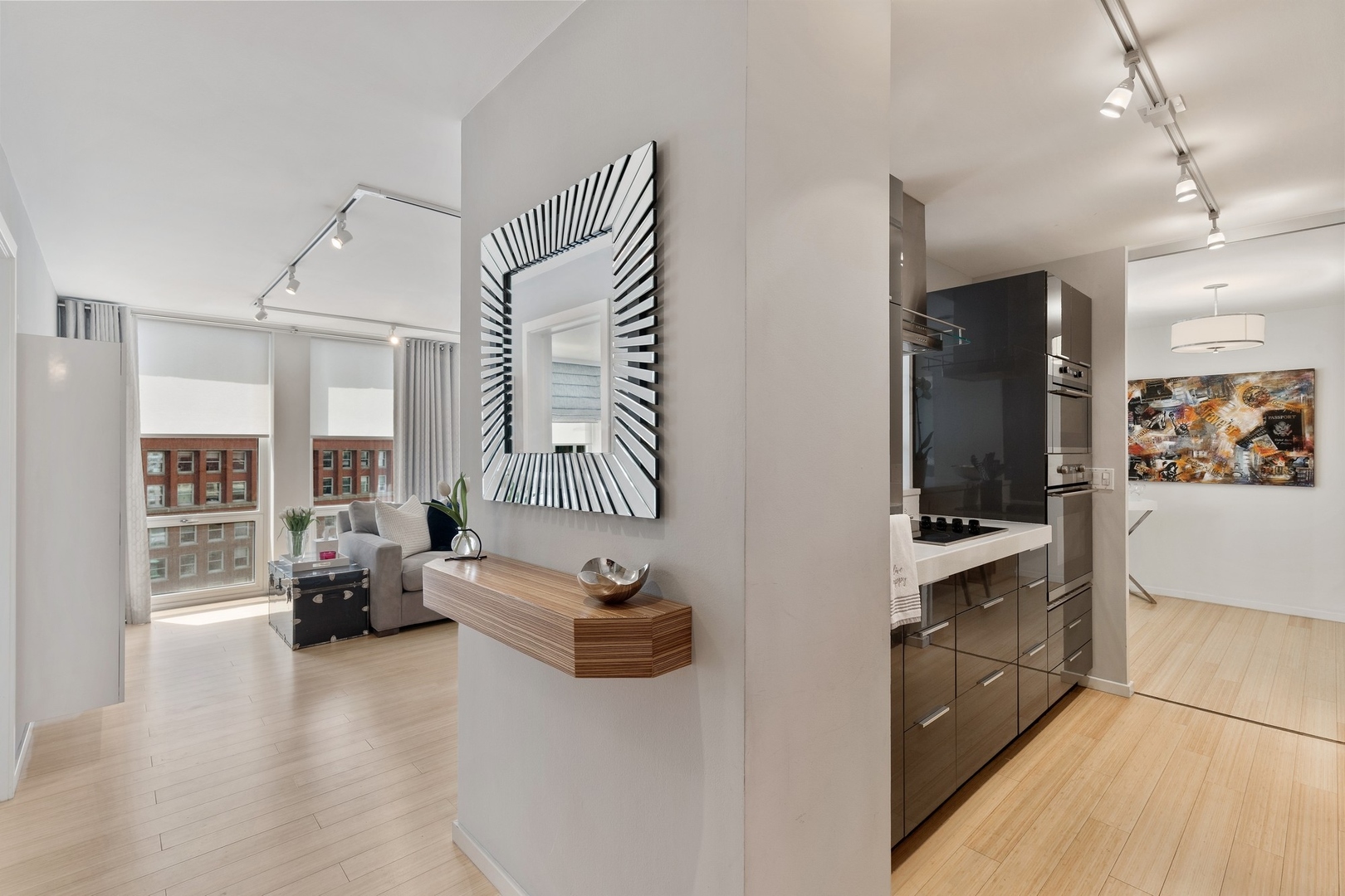 111 E Chestnut Street Unit: 17G