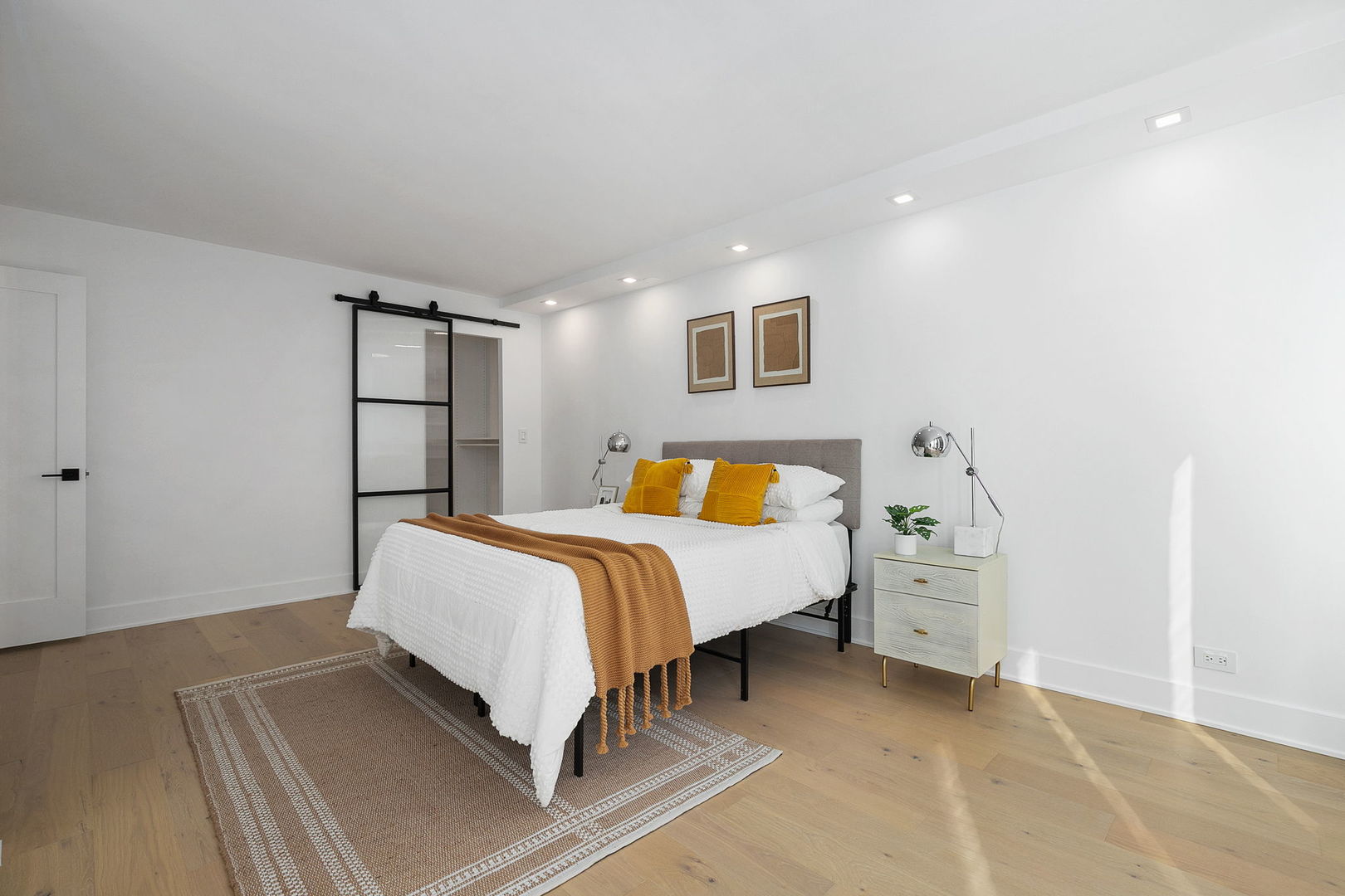 200 E Delaware Place Unit: 13F