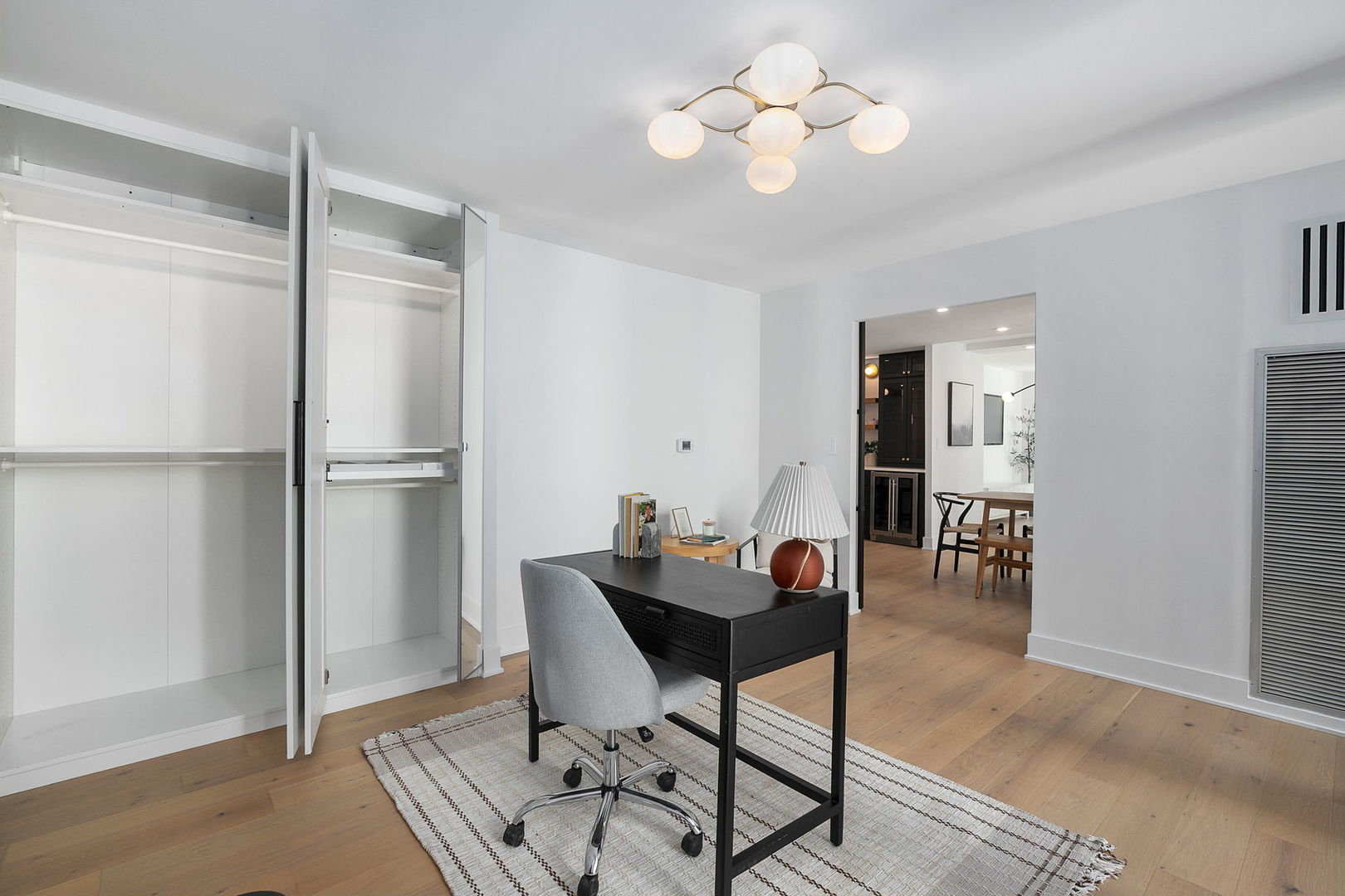 200 E Delaware Place Unit: 13F