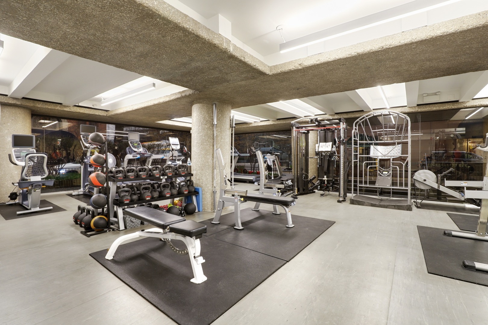 200 E Delaware Place Unit: 13F